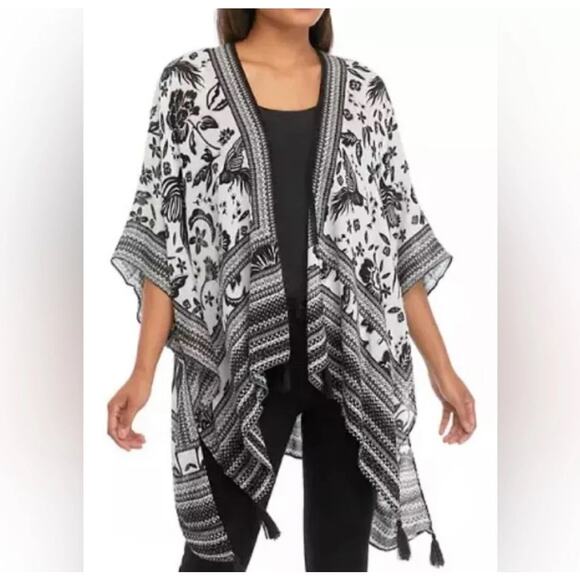 Vince Camuto Parrot Print Ruana Kimono Cardigan Sweater in Black White - Picture 2 of 7